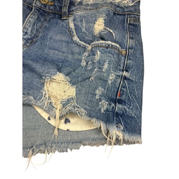 ZARA Trafaluc Women’s 8 Jean Shorts Distressed Denim Frayed Heart Pockets - Picture 3 of 7
